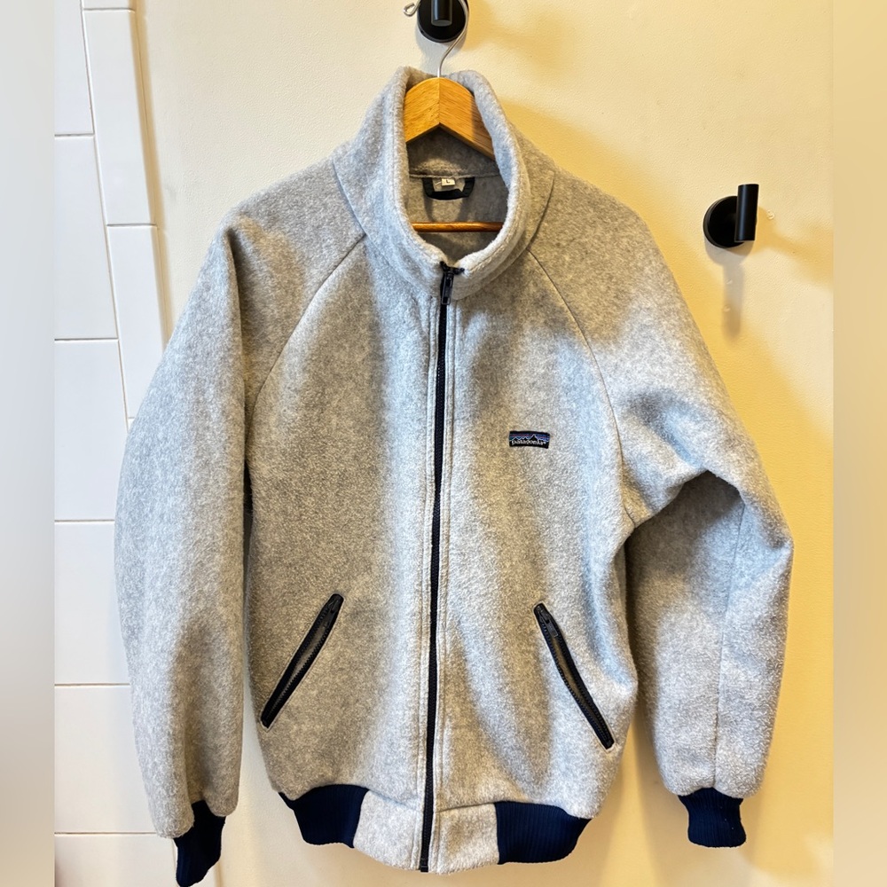 🛑SOLD🛑PATAGONIA fleece jacket men’s large gray